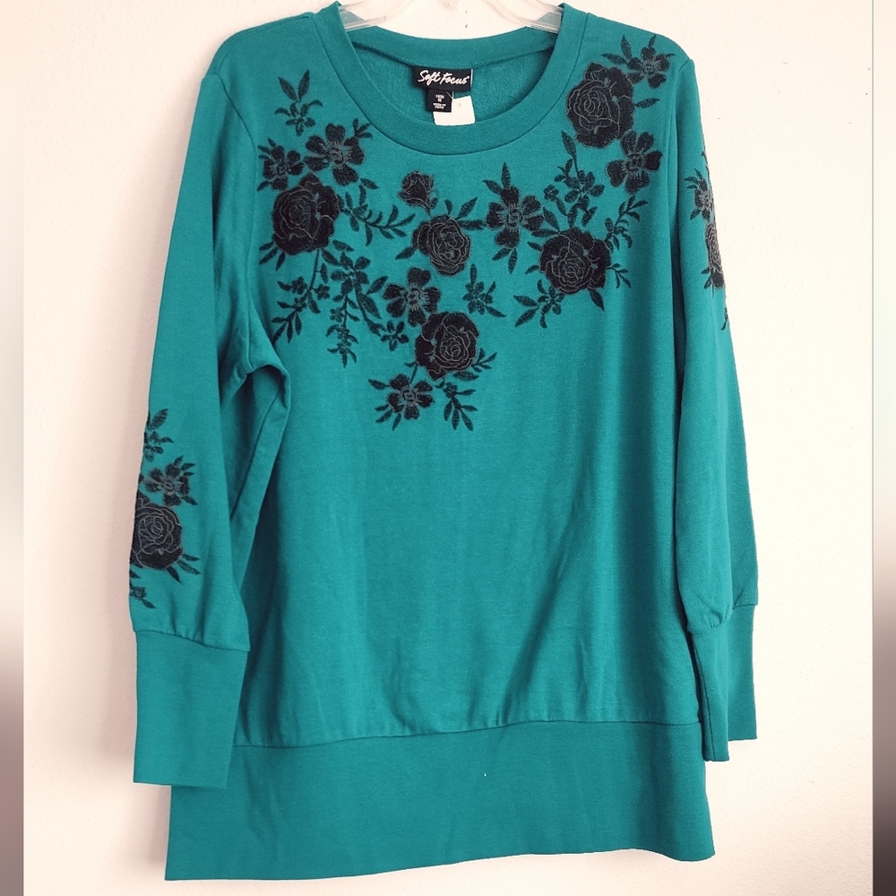 Soft Focus Fleece Pullover Sweater Cotton/Polyester  5" Ribbed Sleeve & Hem Sz M